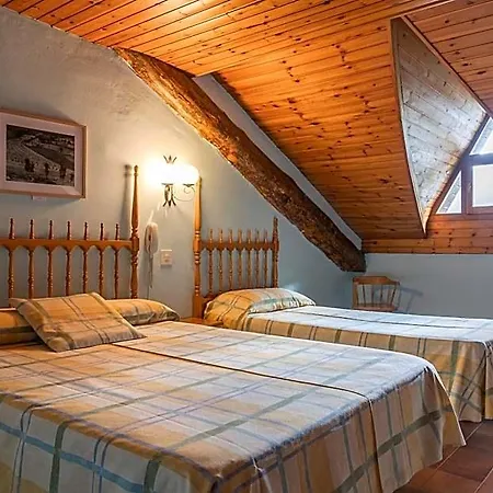 Hotel Cardos Escaló
